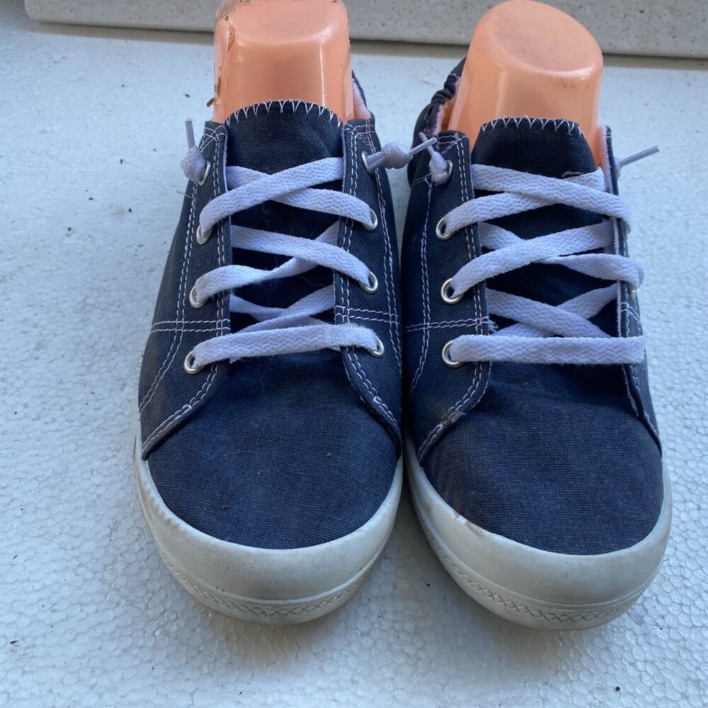 Time and Tru Women’s Blue Scrunch Back Sneaker Memory Foam Canvas Shoes Size 10 - Picture 2 of 14